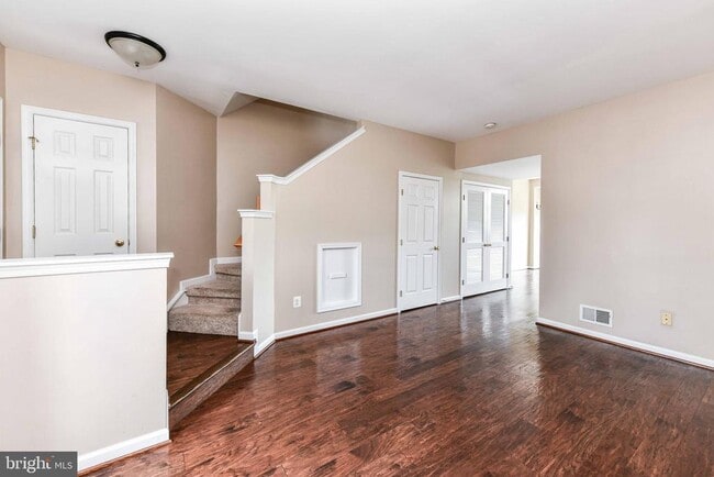 Building Photo - 20947 Colecroft Square
