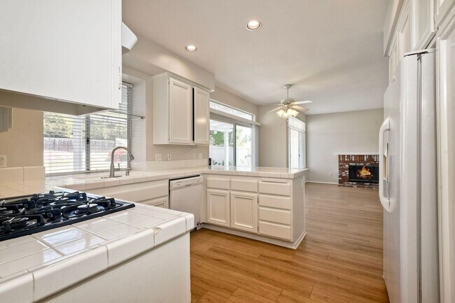 Building Photo - 4636 Doral Ct