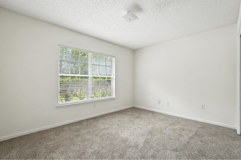 Building Photo - 70 Red Mill Dr