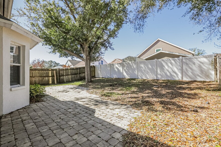Building Photo - 6637 Summer Haven Dr