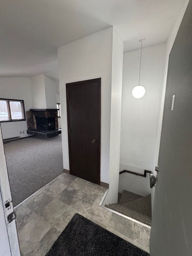 Building Photo - 2 Bedroom Unit in South Anchorage!