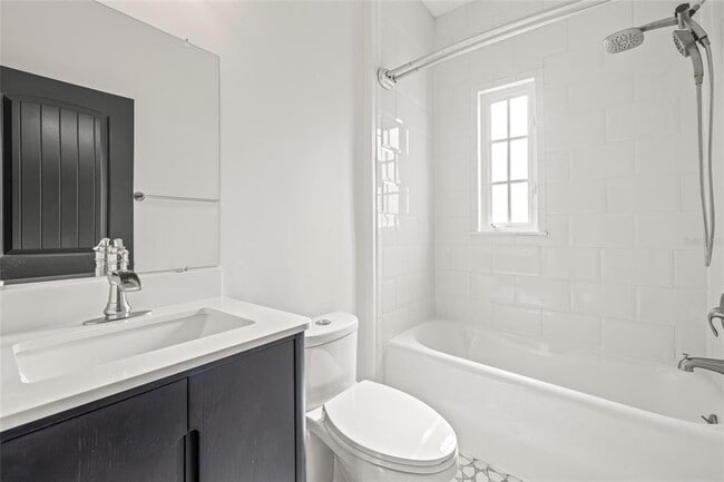 Building Photo - 2117 W Dekle Ave