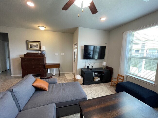 Building Photo - 25511 Northpark Lake Dr