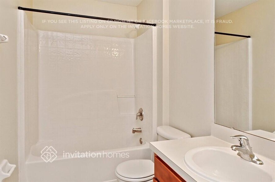 Building Photo - 656 Hatchwood Dr