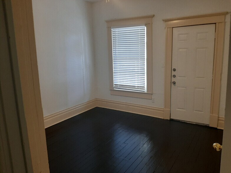 Building Photo - 4710 Reiger Ave