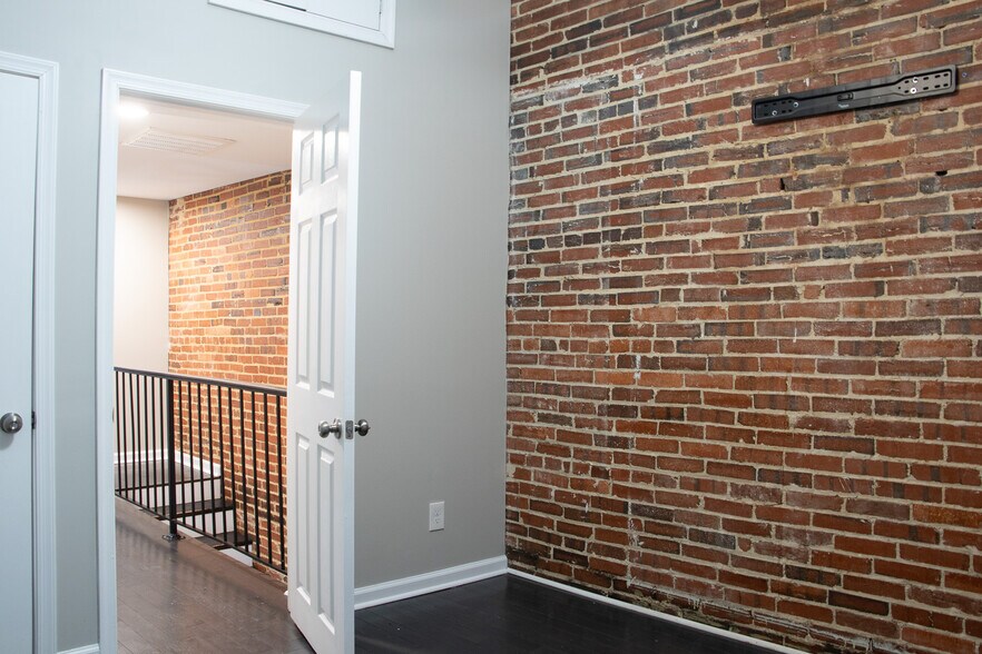 Building Photo - 1036 Patapsco St