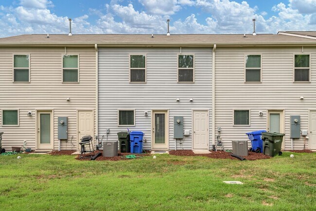 Building Photo - Wonderful 3 BR Townhome in North Durham!  ...