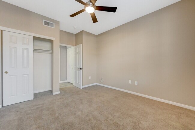 Building Photo - Ground Floor 2BD/2BA Condo in Gated Henderson Community – Resort-Style Amenities!