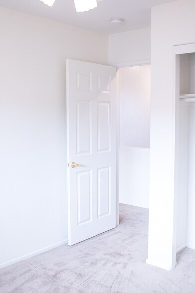 2nd Floor Middle Room - 1953 Marie Ave