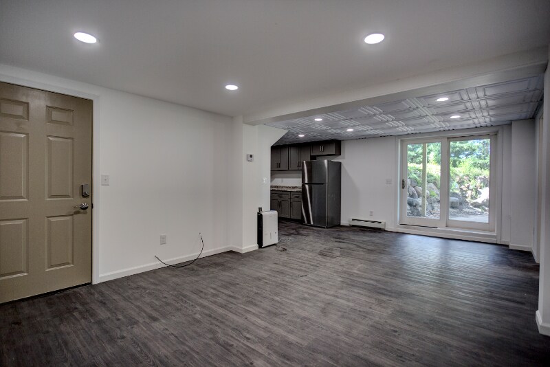 Building Photo - 308 E Mary St