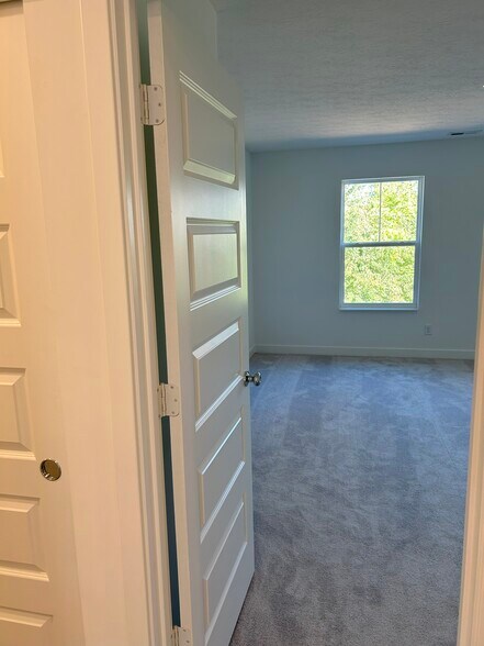 Building Photo - 1752 Trinity Ln