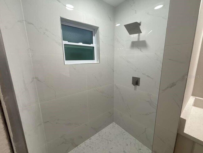 Building Photo - 1884 W Quaker Ln