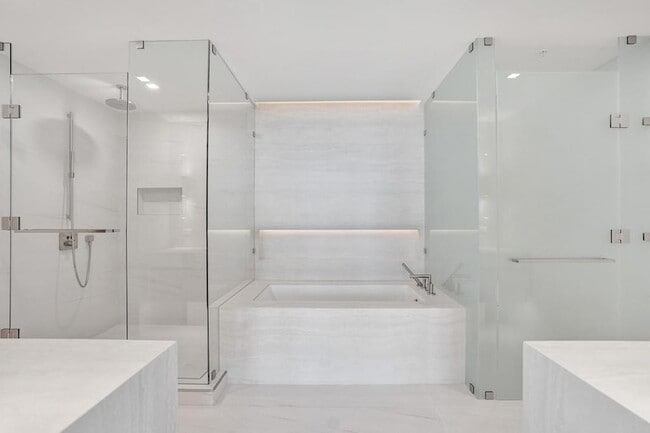 Building Photo - 900 N Ocean Blvd