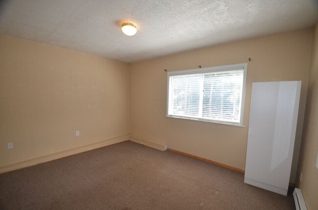 Building Photo - 1 bedroom in Warrior's Mark!