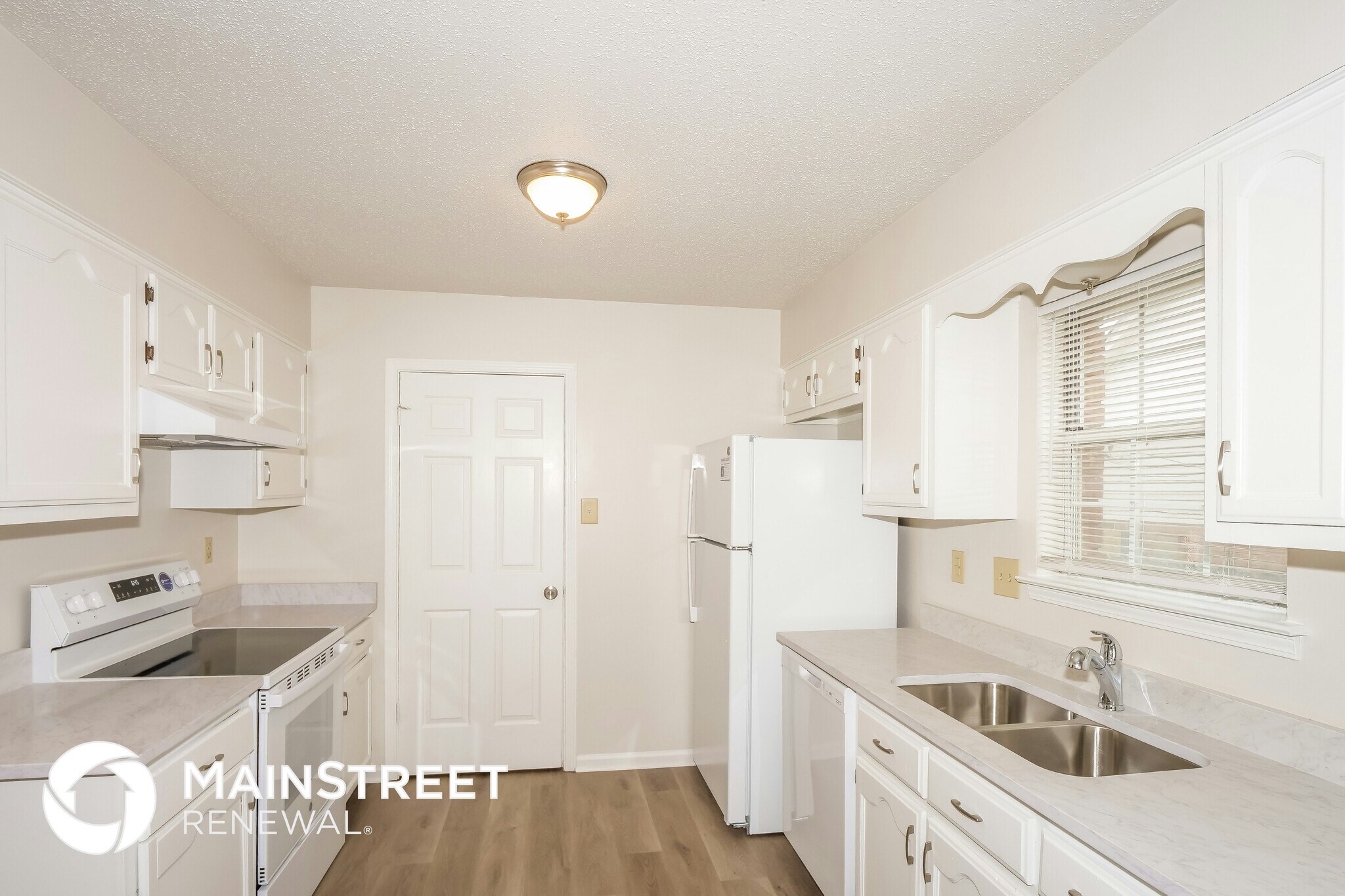 Building Photo - 5530 Oak Branch Cir N