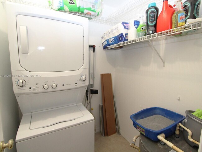 Building Photo - 5755 NW 115th Ct