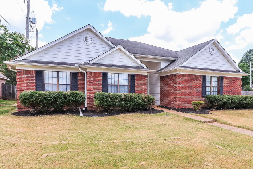 Building Photo - 8607 Sunnyvale St N