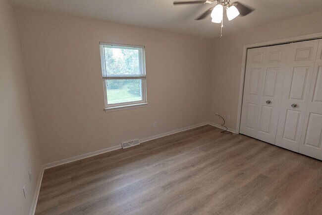 Building Photo - 1915 Mirtle Grove Ct