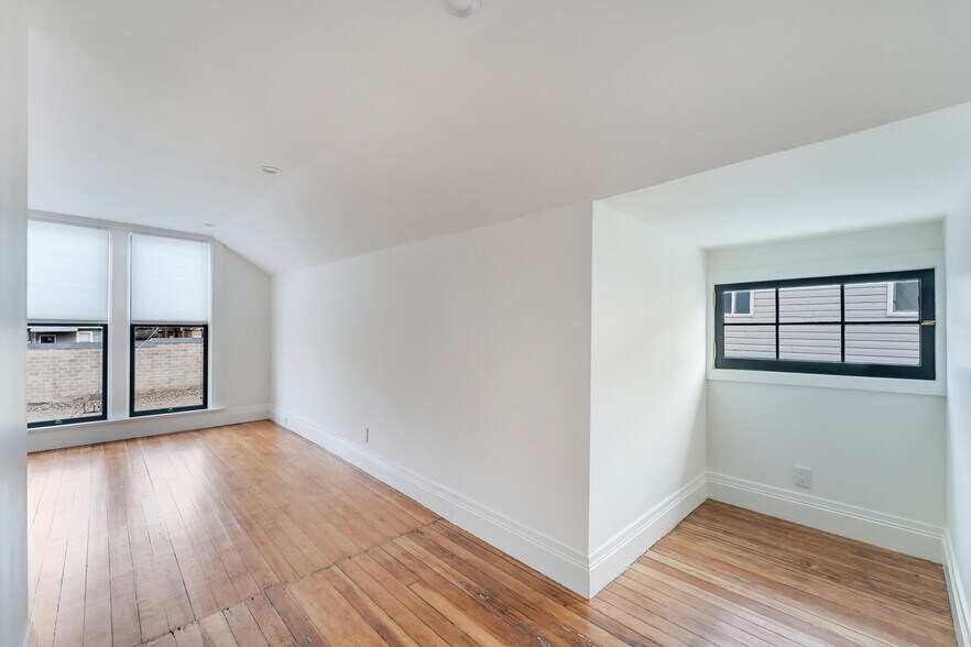 Building Photo - 731 E Linden Ave