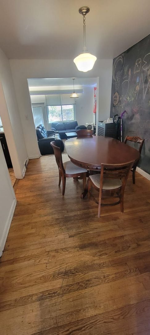 Building Photo - Aug. 2026 Pre-Lease Spacious 5-Bedroom Hom...