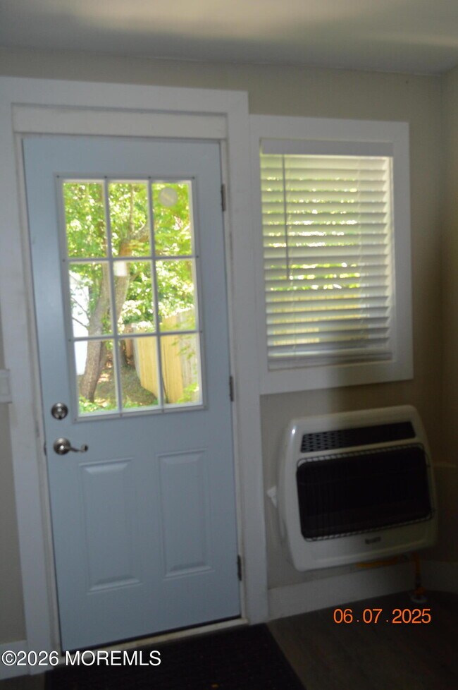 Building Photo - 14 Homestead Ln