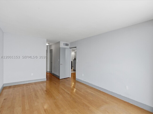 Building Photo - 1228 West Dr