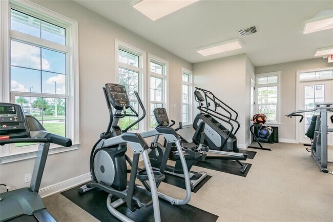 Building Photo - 11176 Leland Groves Dr