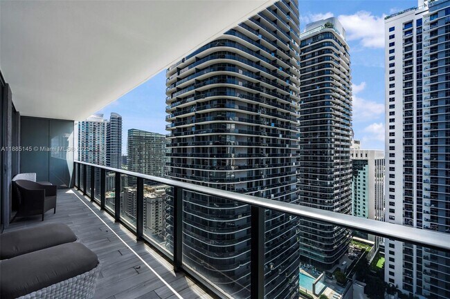 Building Photo - 801 S Miami Ave
