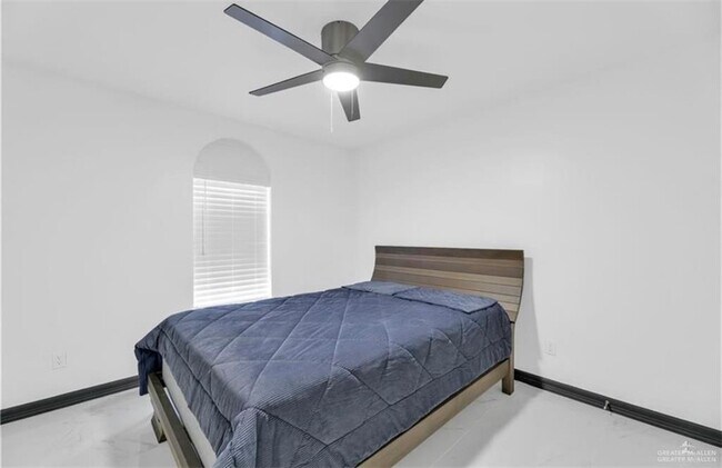 Building Photo - 4109 Sonora Ave