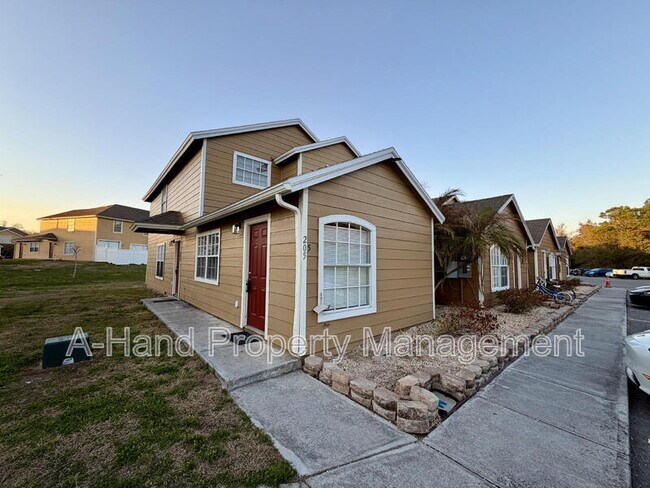 Building Photo - 205 Coconut Palm Way