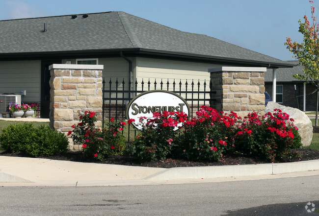 Sign View - Stonehurst Pointe Apartments