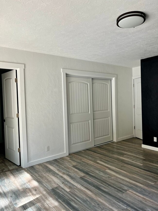 Building Photo - 3 Bedroom Plus Office, 2.5 Bath Located in...