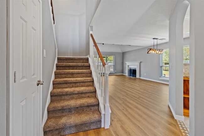 Building Photo - 3904 Ivywood Dr