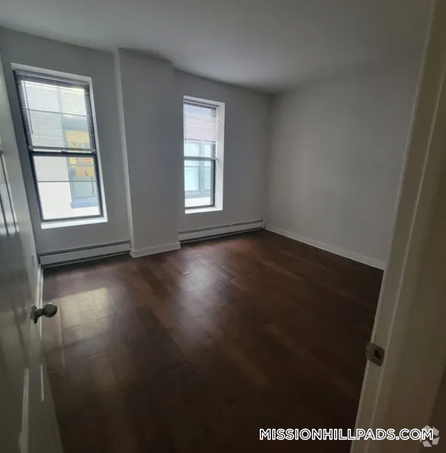 Building Photo - 9 Ruggles St