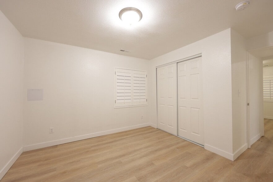 Building Photo - 534 Firestone Dr