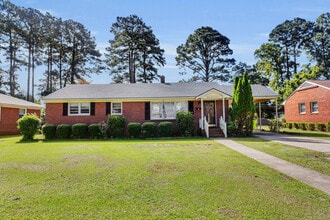 Building Photo - 2307 Woodland Ave