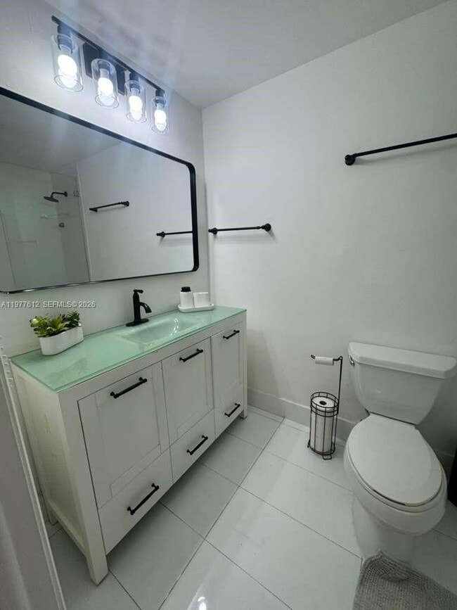 Building Photo - 185 SE 14th Terrace