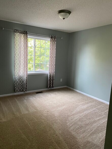 Bedroom 2 - 371 Ojibway Path