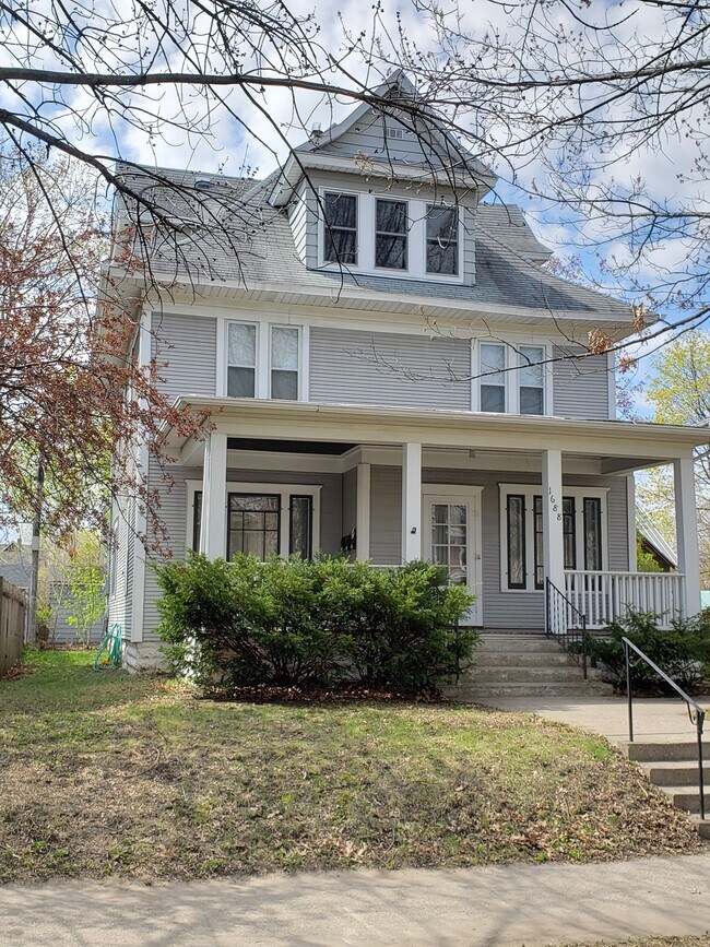Primary Photo - 1688 Dayton Ave