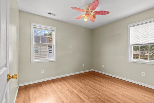 Building Photo - 883 N Cool Ave