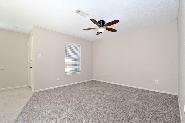 Building Photo - 518 Moore St