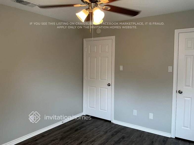 Building Photo - 2121 London Dr