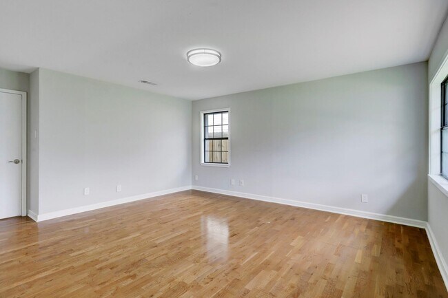 Building Photo - 5419 Dumfries Dr