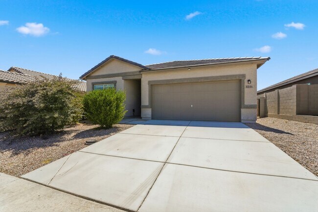 Building Photo - Modern Litchfield Park Home | 4 Bed, RV Gate + Open Kitchen