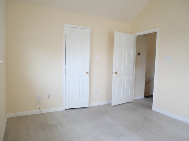 Building Photo - 6603 Schambray St