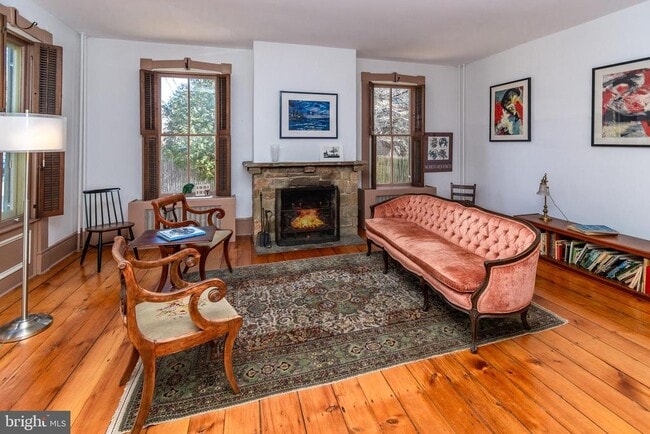 Building Photo - 45 York St