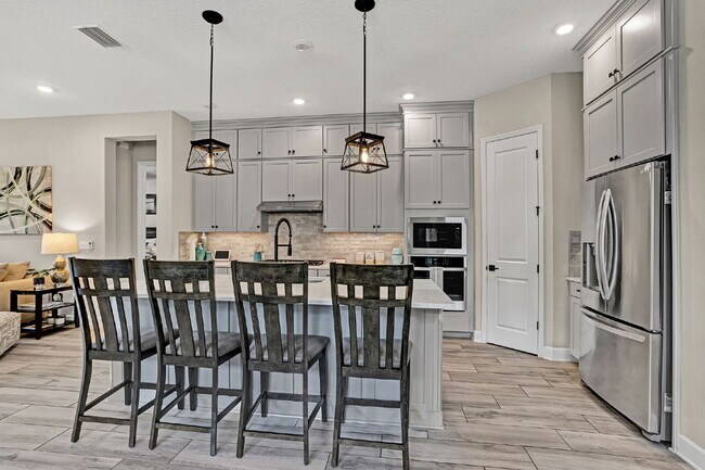 Building Photo - Like New Luxury Home For Rent In St. John County.