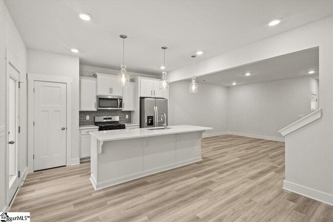 Building Photo - 604 Harebell Wy
