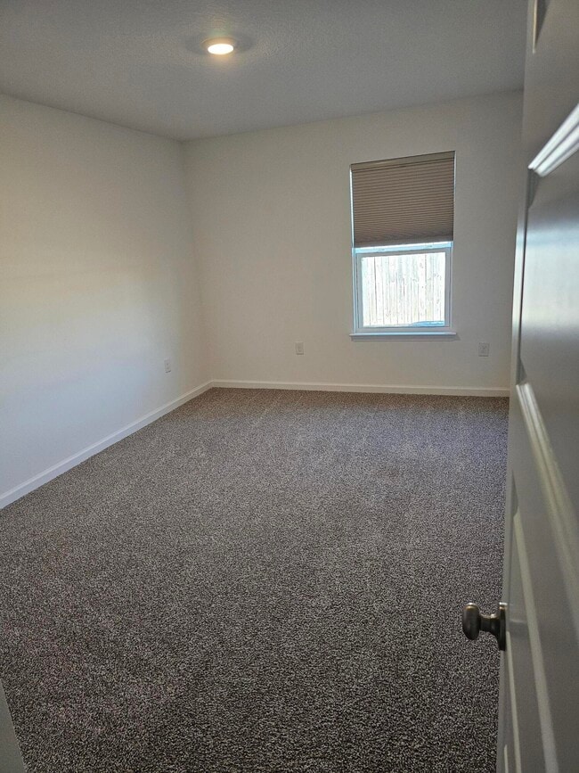 Building Photo - 410 Sweet Blossom Bend