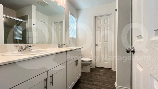 Building Photo - 812 Poppy Cv Ln